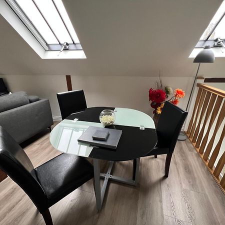 Glastonbury Secret Retreat - 1 Bd Split-Level Apt, Sleeps 3 Eksteriør bilde