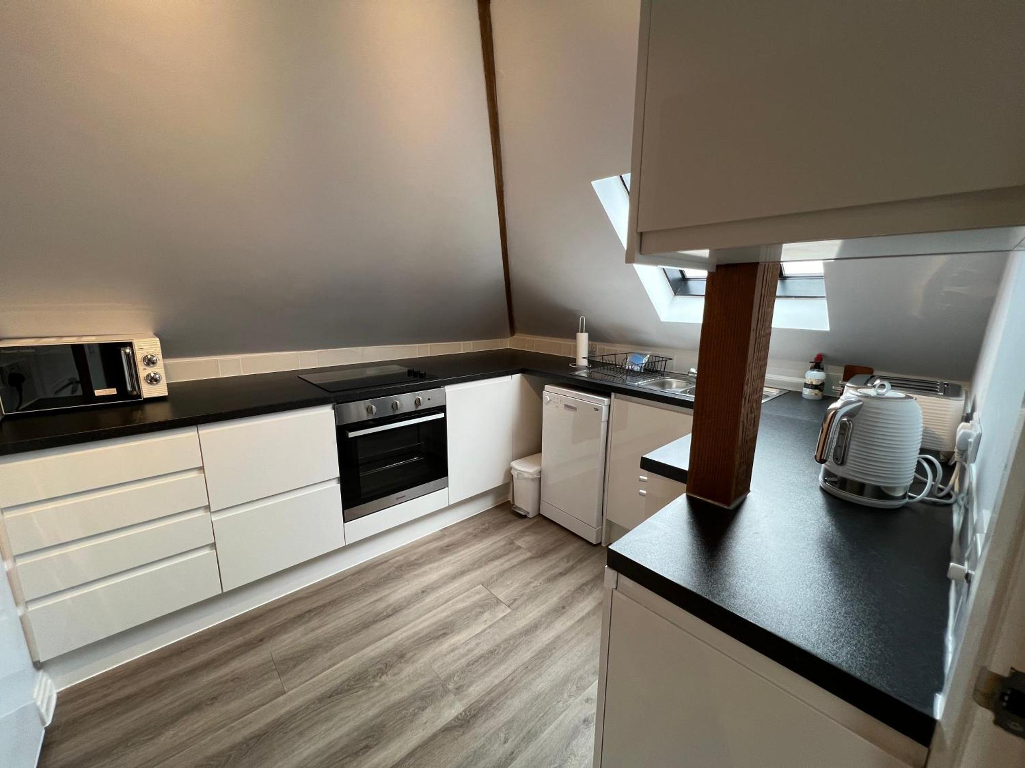 Glastonbury Secret Retreat - 1 Bd Split-Level Apt, Sleeps 3 Eksteriør bilde