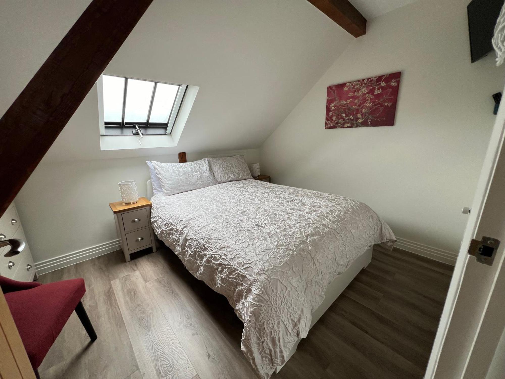 Glastonbury Secret Retreat - 1 Bd Split-Level Apt, Sleeps 3 Eksteriør bilde