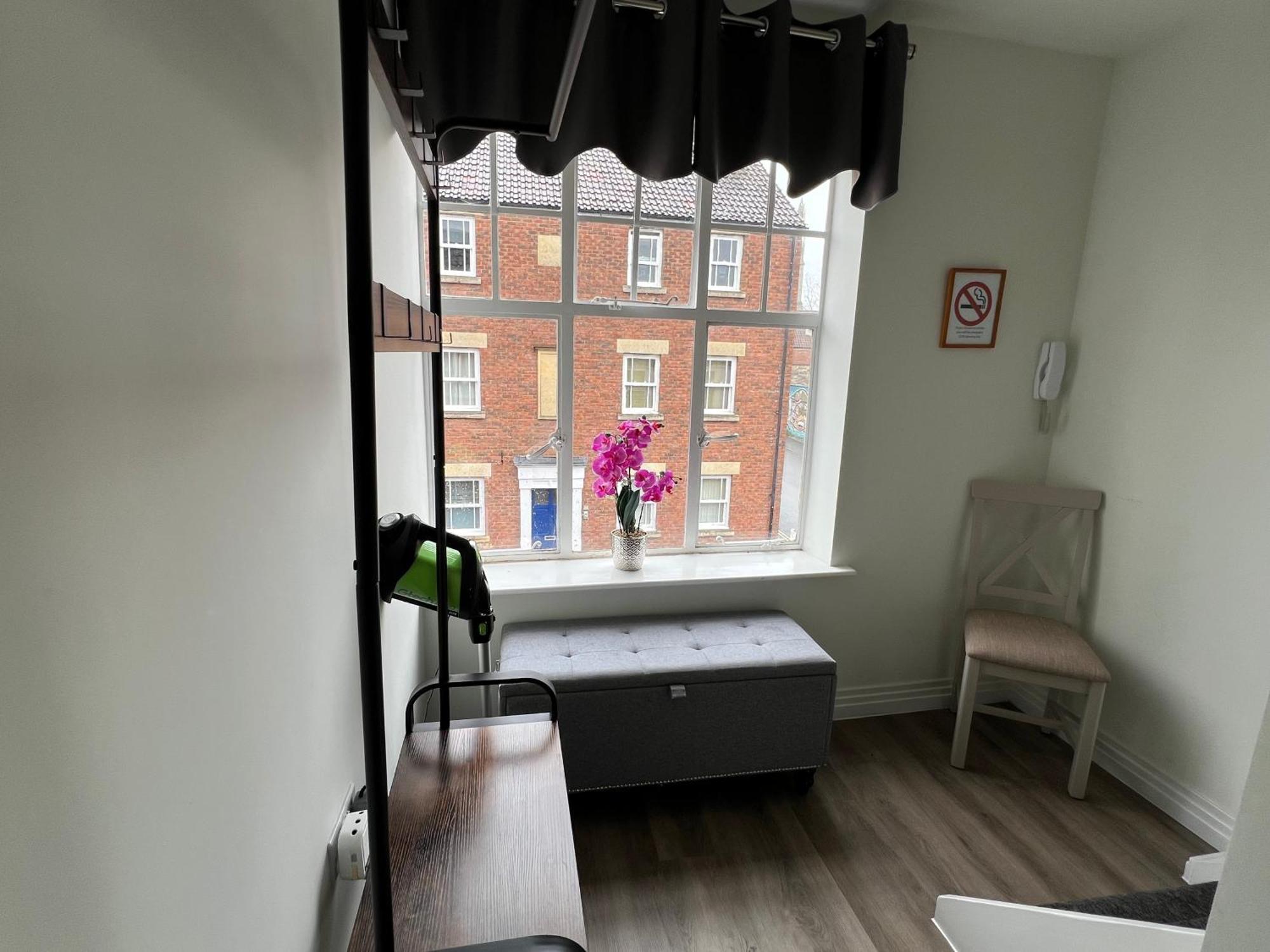 Glastonbury Secret Retreat - 1 Bd Split-Level Apt, Sleeps 3 Eksteriør bilde