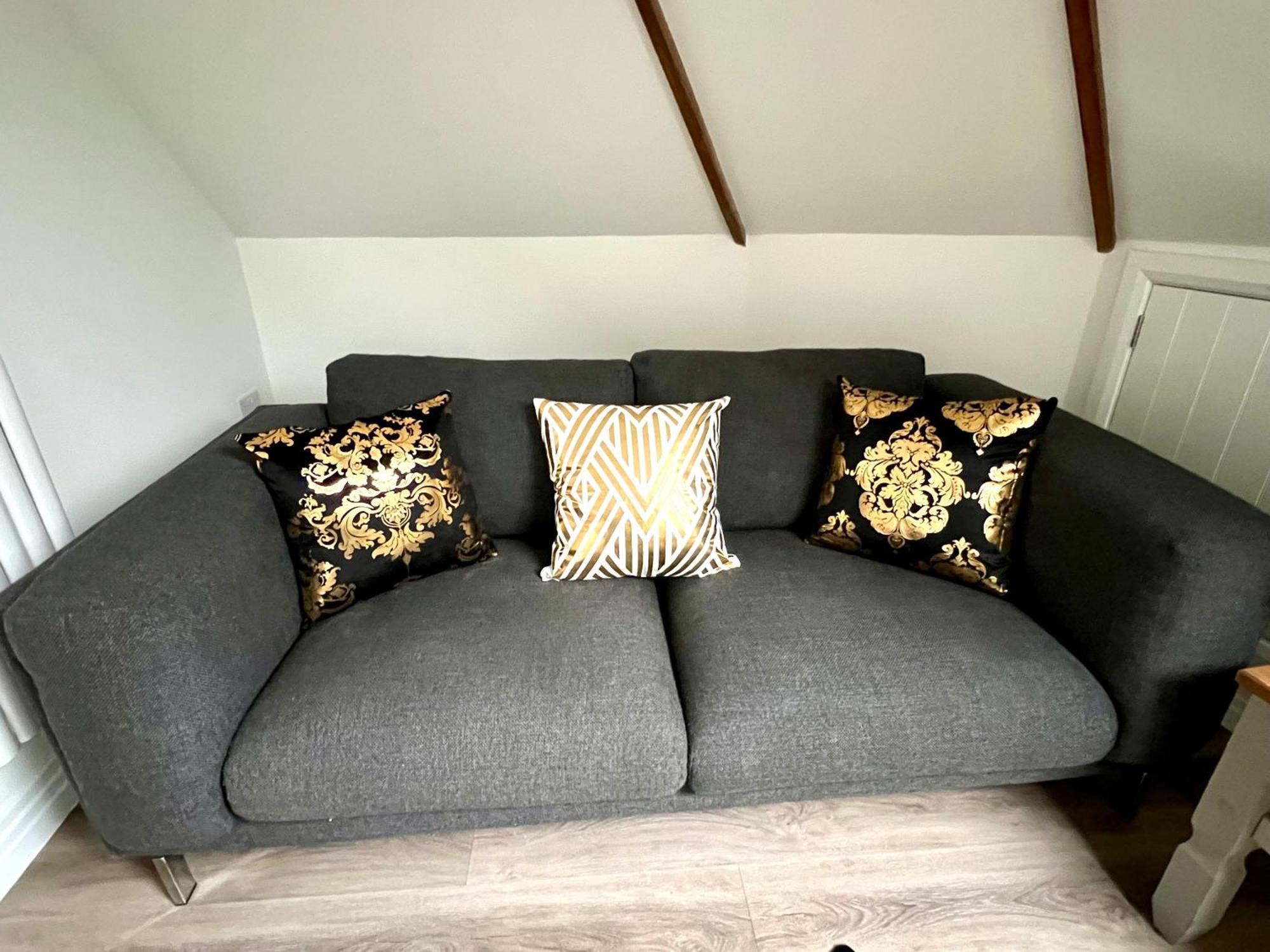Glastonbury Secret Retreat - 1 Bd Split-Level Apt, Sleeps 3 Eksteriør bilde